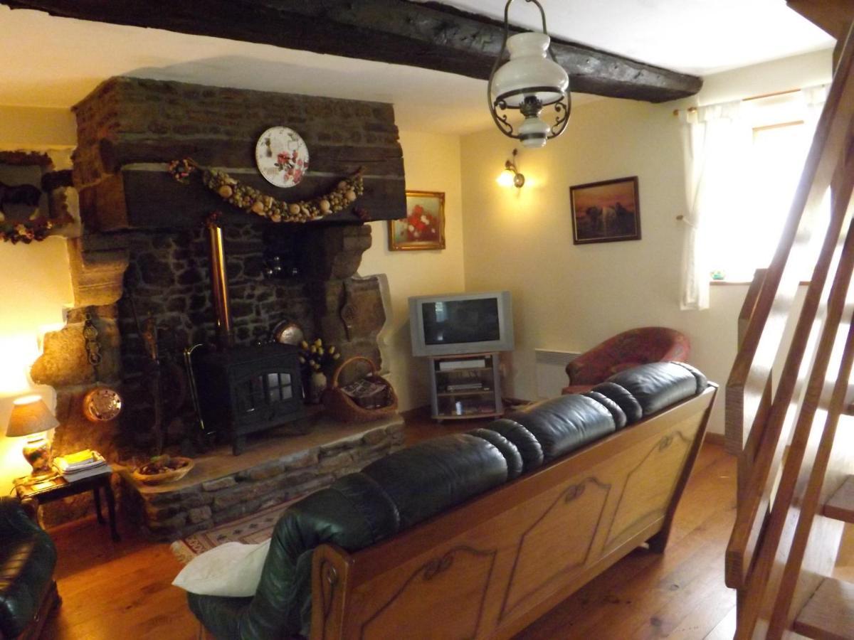 Beautiful 3-Bed Cottage in Passais-Villages Saint-Siméon Exterior foto